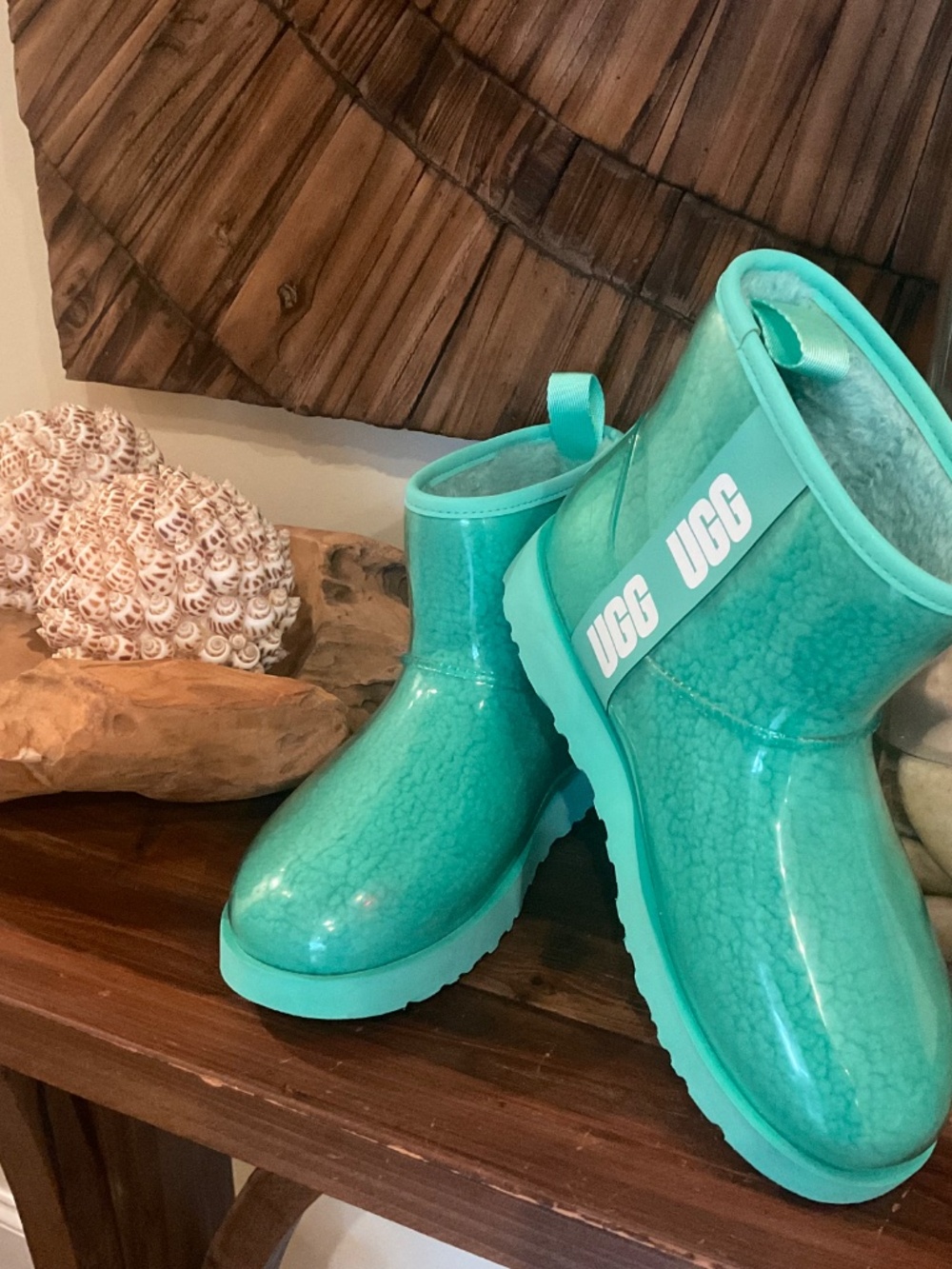 UGG Women’s Classic Clear Mini Boots , Color Tide Pool, Size 9 - Picture 4 of 6
